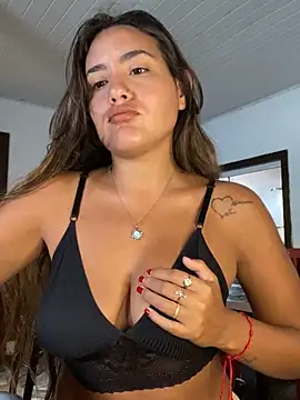 Snapshot of fenixgre chatting on October 18, 2025, 5:35 pm fenixgre online show from October 18, 2025, 5:35 pm