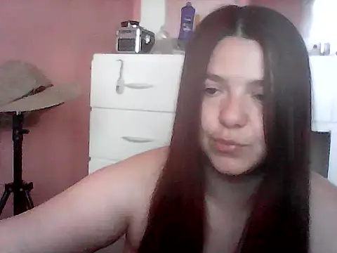 Oxitocina2000 online show from November 18, 2025, 8:02 pm