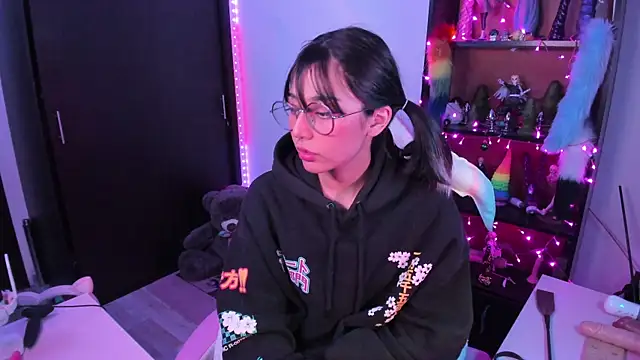 amber yull online show from January 31, 2025, 3:41 am