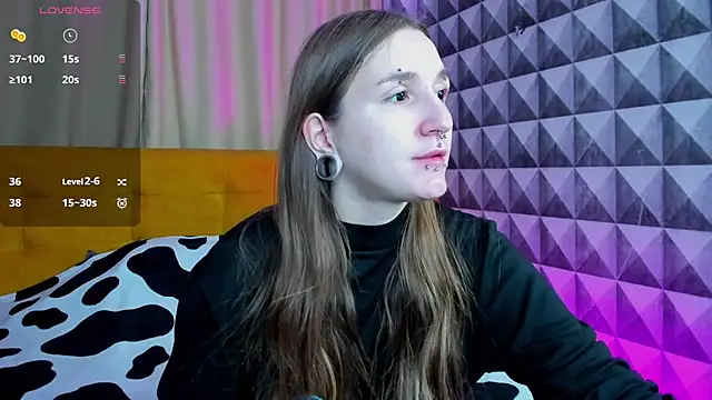 Snapshot of Pink_diablo chatting on October 17, 2025, 2:15 am Pink diablo online show from October 17, 2025, 2:15 am