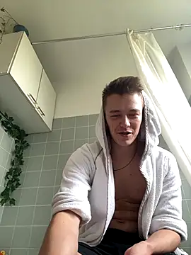 Toyjungee online show from October 9, 2025, 1:31 pm