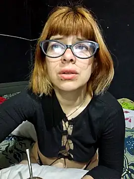 Snapshot of Carlafoxxx chatting on October 17, 2025, 1:46 pm Carlafoxxx online show from October 17, 2025, 1:46 pm