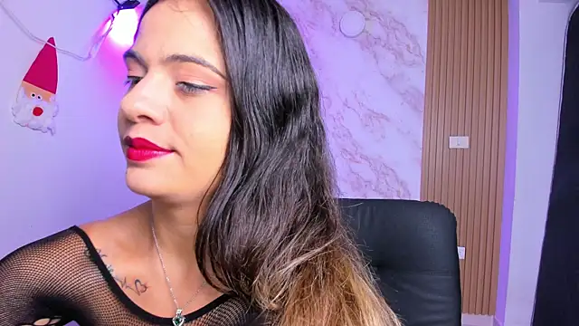 Snapshot of Megan_blue7 chatting on March 11, 2025, 11:44 am Megan blue7 online show from March 11, 2025, 11:44 am