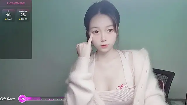 Snapshot of VaerySaenz chatting on February 16, 2025, 1:36 am VaerySaenz online show from February 16, 2025, 1:36 am