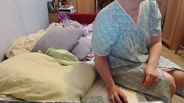 Snapshot of zarinafonliberman chatting on February 1, 2025, 6:21 am zarinafonliberman online show from February 1, 2025, 6:21 am