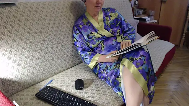 Snapshot of zarinafonliberman chatting on February 11, 2025, 9:42 am zarinafonliberman online show from February 11, 2025, 9:42 am