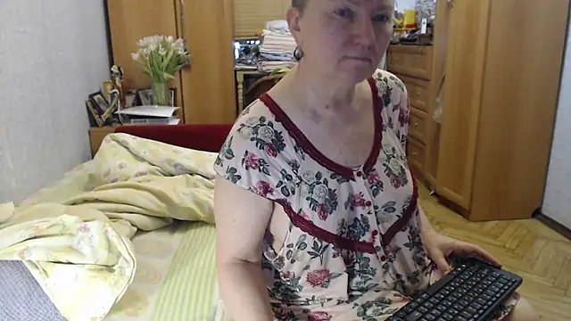 Snapshot of zarinafonliberman chatting on March 18, 2025, 5:20 am zarinafonliberman online show from March 18, 2025, 5:20 am