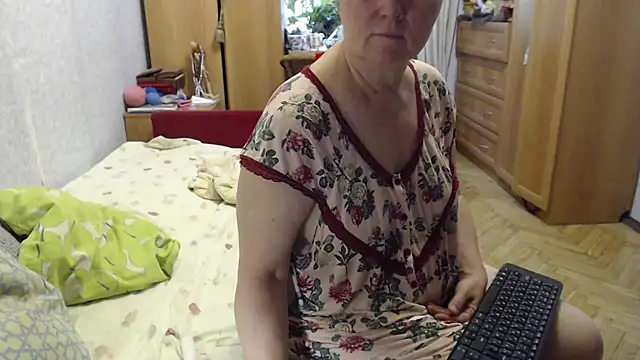 Snapshot of zarinafonliberman chatting on September 18, 2025, 5:53 am zarinafonliberman online show from September 18, 2025, 5:53 am