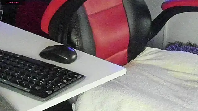 natasha logan  online show from October 21, 2025, 4:02 am