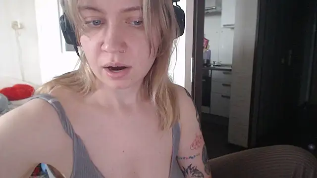 Snapshot of amanda_kiss_kiss chatting on March 2, 2025, 12:43 pm amanda kiss kiss online show from March 2, 2025, 12:43 pm