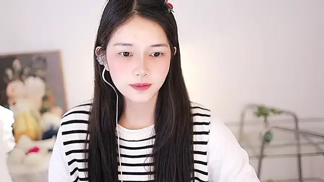 Snapshot of Judy520 chatting on February 18, 2025, 4:05 pm Judy520 online show from February 18, 2025, 4:05 pm