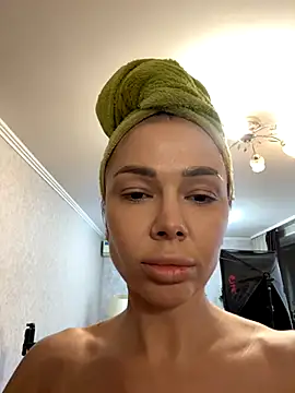 Snapshot of StripBianka chatting on November 5, 2025, 9:09 am StripBianka online show from November 5, 2025, 9:09 am