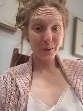 Snapshot of GoldenFlameGoddess chatting on February 21, 2025, 9:54 pm GoldenFlameGoddess online show from February 21, 2025, 9:54 pm