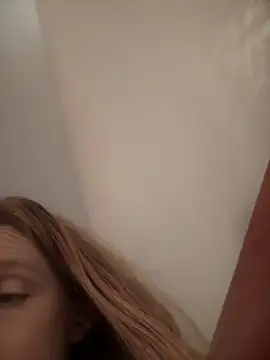 Snapshot of GoldenFlameGoddess chatting on February 23, 2025, 11:25 pm GoldenFlameGoddess online show from February 23, 2025, 11:25 pm