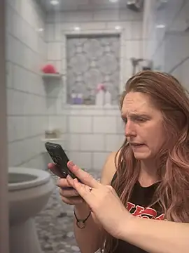 Snapshot of GoldenFlameGoddess chatting on February 25, 2025, 8:30 pm GoldenFlameGoddess online show from February 25, 2025, 8:30 pm