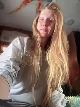 Snapshot of GoldenFlameGoddess chatting on March 5, 2025, 9:48 pm GoldenFlameGoddess online show from March 5, 2025, 9:48 pm