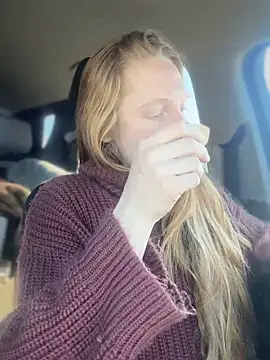 Snapshot of GoldenFlameGoddess chatting on March 6, 2025, 10:58 pm GoldenFlameGoddess online show from March 6, 2025, 10:58 pm