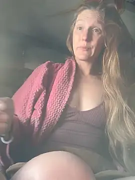 Snapshot of GoldenFlameGoddess chatting on March 7, 2025, 4:00 pm GoldenFlameGoddess online show from March 7, 2025, 4:00 pm