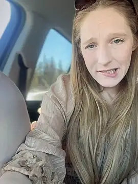 Snapshot of GoldenFlameGoddess chatting on March 7, 2025, 7:05 pm GoldenFlameGoddess online show from March 7, 2025, 7:05 pm