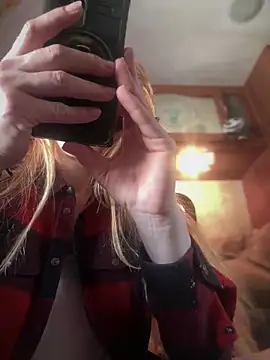 Snapshot of GoldenFlameGoddess chatting on March 10, 2025, 10:13 pm GoldenFlameGoddess online show from March 10, 2025, 10:13 pm