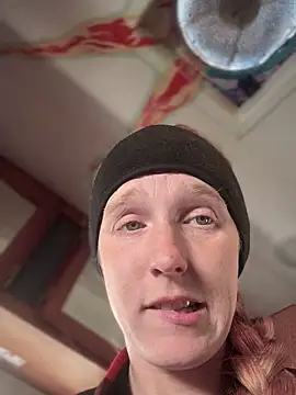 Snapshot of GoldenFlameGoddess chatting on March 11, 2025, 9:26 pm GoldenFlameGoddess online show from March 11, 2025, 9:26 pm