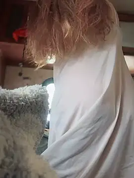 Snapshot of GoldenFlameGoddess chatting on March 13, 2025, 6:01 pm GoldenFlameGoddess online show from March 13, 2025, 6:01 pm