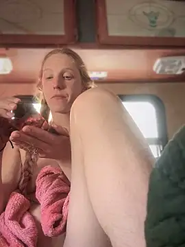 Snapshot of GoldenFlameGoddess chatting on March 14, 2025, 7:12 pm GoldenFlameGoddess online show from March 14, 2025, 7:12 pm