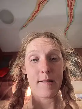 Snapshot of GoldenFlameGoddess chatting on March 14, 2025, 10:16 pm GoldenFlameGoddess online show from March 14, 2025, 10:16 pm