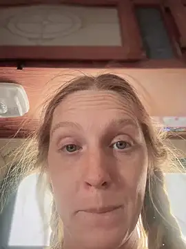 Snapshot of GoldenFlameGoddess chatting on March 15, 2025, 7:38 pm GoldenFlameGoddess online show from March 15, 2025, 7:38 pm