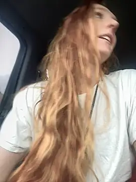 Snapshot of GoldenFlameGoddess chatting on March 18, 2025, 6:04 pm GoldenFlameGoddess online show from March 18, 2025, 6:04 pm