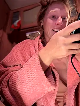 Snapshot of GoldenFlameGoddess chatting on September 13, 2025, 3:17 am GoldenFlameGoddess online show from September 13, 2025, 3:17 am