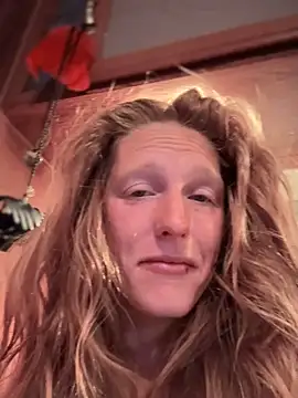 Snapshot of GoldenFlameGoddess chatting on September 14, 2025, 2:05 pm GoldenFlameGoddess online show from September 14, 2025, 2:05 pm