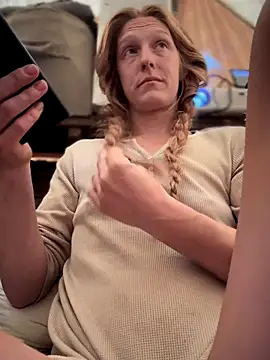 Snapshot of GoldenFlameGoddess chatting on October 13, 2025, 3:45 pm GoldenFlameGoddess online show from October 13, 2025, 3:45 pm