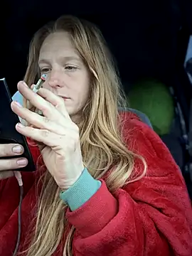 Snapshot of GoldenFlameGoddess chatting on December 4, 2025, 3:10 pm GoldenFlameGoddess online show from December 4, 2025, 3:10 pm