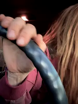 Snapshot of GoldenFlameGoddess chatting on December 14, 2025, 3:17 pm GoldenFlameGoddess online show from December 14, 2025, 3:17 pm