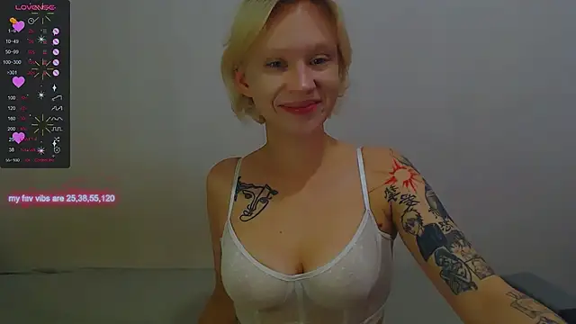 Snapshot of amelia_lye chatting on September 13, 2025, 5:02 pm amelia lye online show from September 13, 2025, 5:02 pm