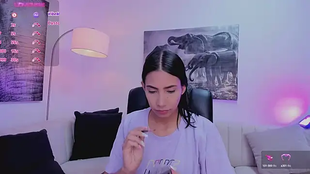 Snapshot of Ary_7 chatting on March 8, 2025, 11:37 am Ary 7 online show from March 8, 2025, 11:37 am