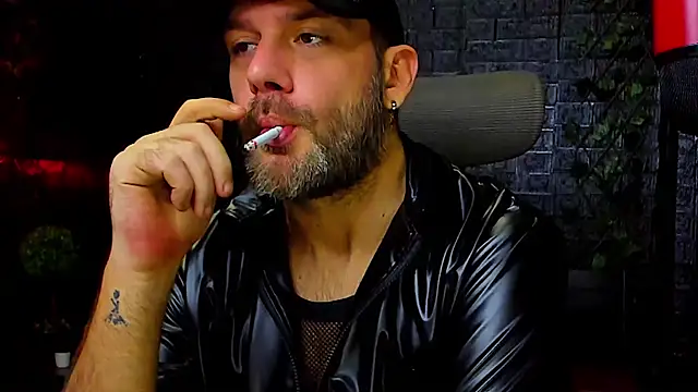 Snapshot of LexXHardy chatting on November 4, 2025, 9:58 pm LexXHardy online show from November 4, 2025, 9:58 pm