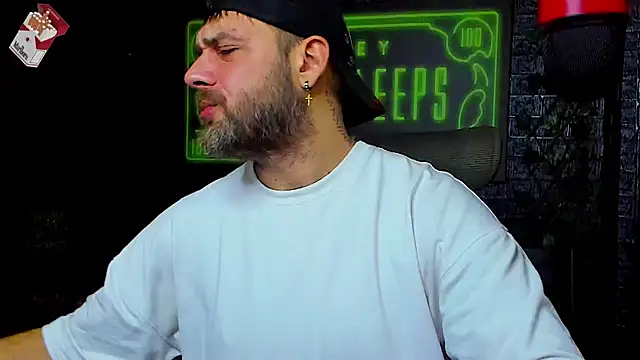 Snapshot of LexXHardy chatting on November 8, 2025, 3:12 pm LexXHardy online show from November 8, 2025, 3:12 pm