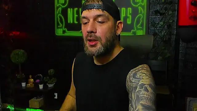 Snapshot of LexXHardy chatting on November 10, 2025, 6:29 pm LexXHardy online show from November 10, 2025, 6:29 pm