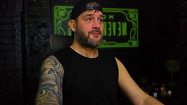 Snapshot of LexXHardy chatting on November 13, 2025, 8:02 am LexXHardy online show from November 13, 2025, 8:02 am