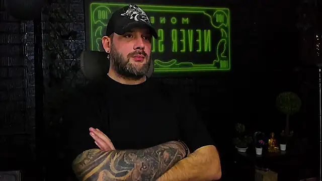 Snapshot of LexXHardy chatting on November 14, 2025, 8:13 am LexXHardy online show from November 14, 2025, 8:13 am