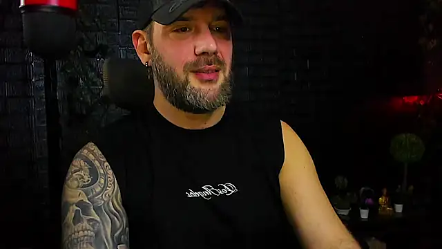 Snapshot of LexXHardy chatting on November 17, 2025, 9:15 am LexXHardy online show from November 17, 2025, 9:15 am