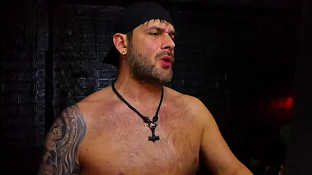 Snapshot of LexXHardy chatting on December 4, 2025, 11:57 pm LexXHardy online show from December 4, 2025, 11:57 pm