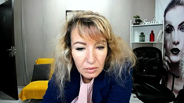 Cassandra Hotty online show from October 8, 2025, 2:42 am