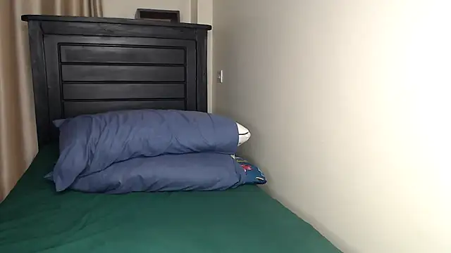 Snapshot of NIKKIE_LOVE chatting on October 28, 2025, 1:36 pm NIKKIE LOVE online show from October 28, 2025, 1:36 pm