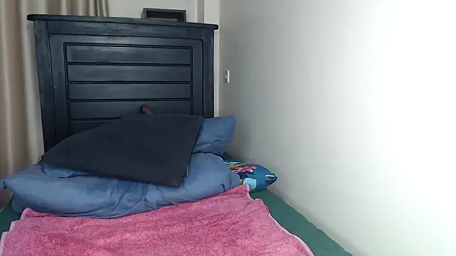 Snapshot of NIKKIE_LOVE chatting on October 29, 2025, 3:42 am NIKKIE LOVE online show from October 29, 2025, 3:42 am