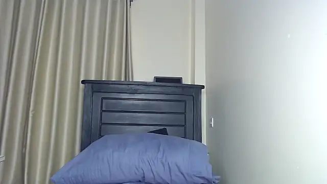 Snapshot of NIKKIE_LOVE chatting on November 11, 2025, 4:12 am NIKKIE LOVE online show from November 11, 2025, 4:12 am