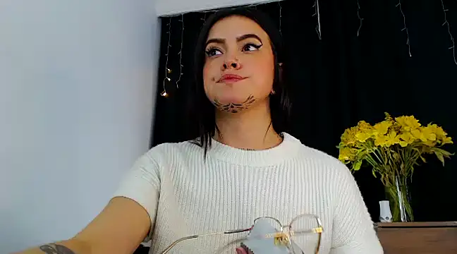 Snapshot of Isa_Maiden1 chatting on January 15, 2025, 4:25 am Isa Maiden1 online show from January 15, 2025, 4:25 am