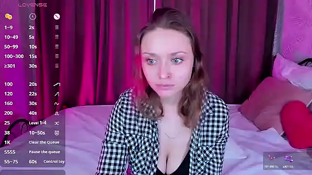 Snapshot of Linda_Bryant chatting on December 26, 2024, 7:35 am Linda Bryant online show from December 26, 2024, 7:35 am